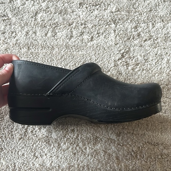 BUNDLE Women’s 2 Pack Dansko Black Clogs Size 40 - Picture 7 of 12